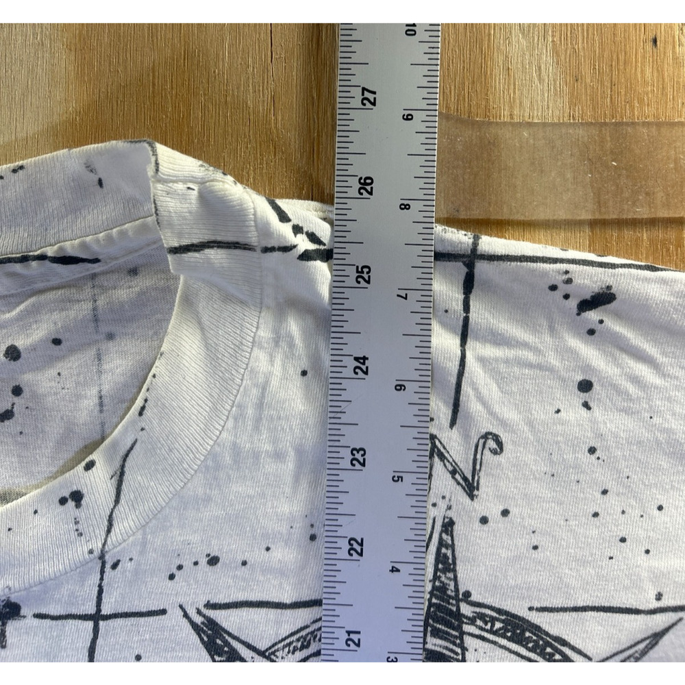 Vintage Caribbean Map Graphic T-Shirt XL White Compass Parrot Cotton USA - Picture 4 of 7